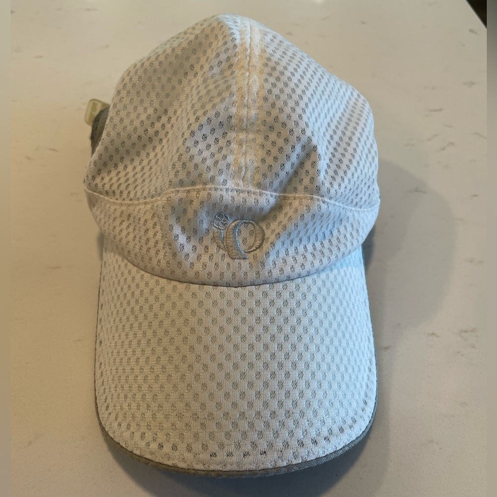Pearl Izumi Logo StrapBack Hat, Size: One Size White